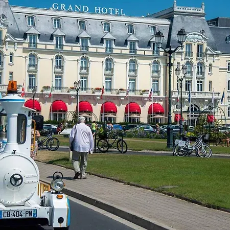 Cote Plage & Balcon Cabourg Exterior photo